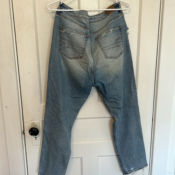 American eagle light wash mom jeans size 10 - Picture 2 of 6
